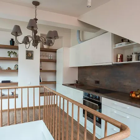 St Michael's Terrace Serene Old Town Retreat Апартаменты *